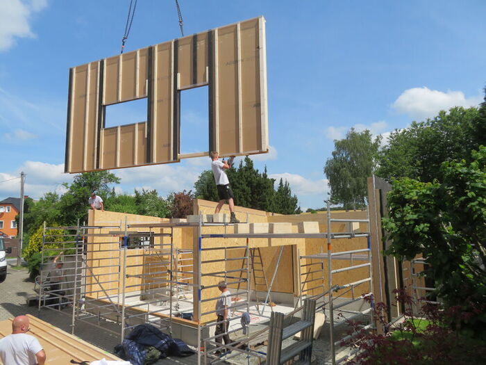 Verlegung von Holzrahmenbauwänden Verlegung von Holzrahmenbauwänden…